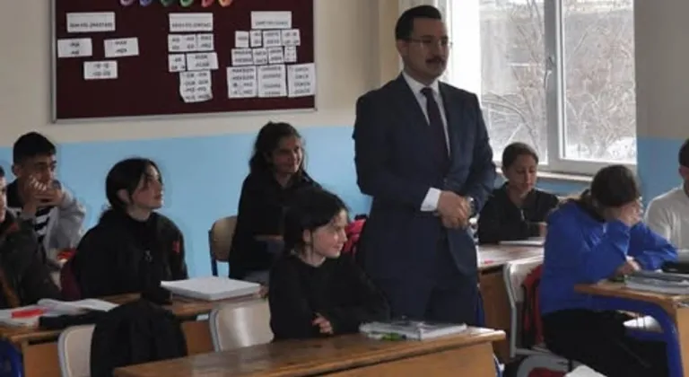 Kars Akyaka Kaymakamı İsmail Demirtaş Okul Ziyaretlerine Devam Ediyor