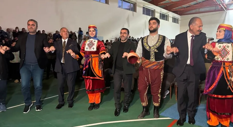 Kars Arpaçay'da Aşıklar Şöleni! Latif Doğan Konseriyle Coşku Dorukta!