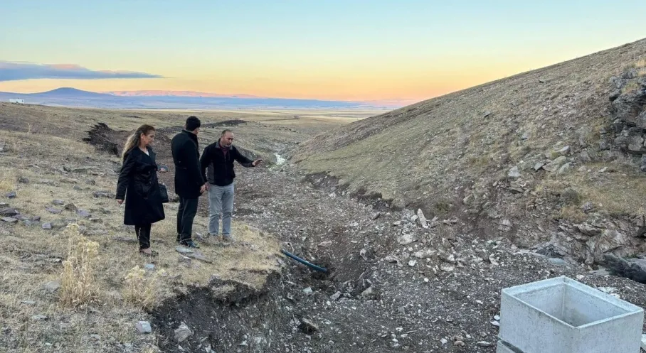 Kars İncesu'ya Müjde! Kaymakam Tutal İçme Suyu Hattı Çalışmalarını İnceledi