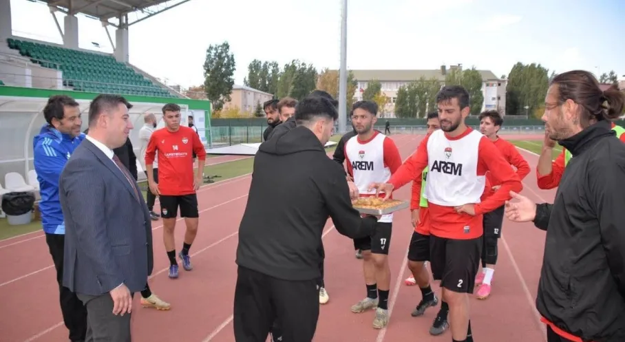 Kars Milletvekili'nden Kars 36 Spor'a Tatlı Sürprizi!