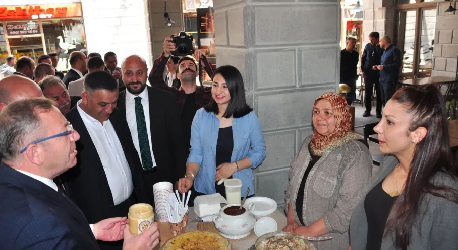 Kars Mutfağı Haftası'nda Rekor: 170 Yöresel Lezzet Göz Kamaştırdı!