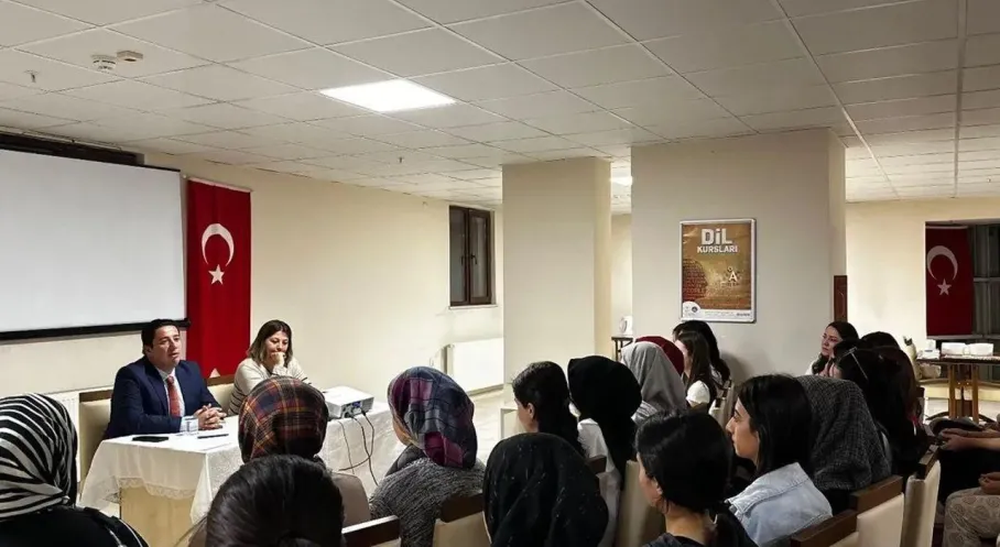 Kars Nuri Paşa Kız Yurdu'nda Yeni Dönem Başladı: Uyum Programı ile Öğrenciler Hazır!