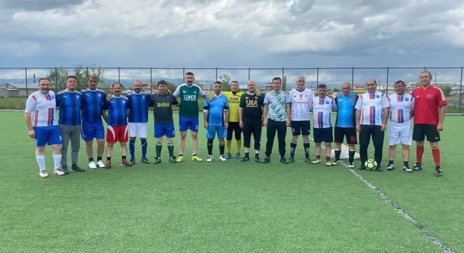 Kars Selim'de Efsaneler Sahaya Döndü! Unutulmaz Turnuva Coşkusu