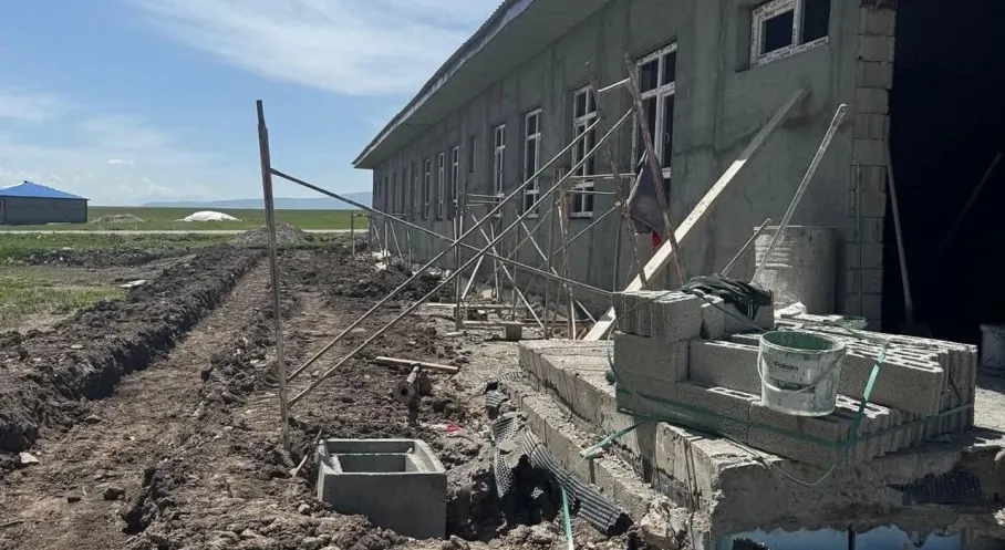 Kars Selim'de Eğitim Seferberliği: Yanlızçam Köyü Okulu Yükseliyor!