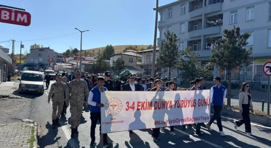 Kars Susuz'da 'Dünya Yürüyüş Günü' Coşkusu! Sağlıklı Yaşam İçin Adımlar Atıldı