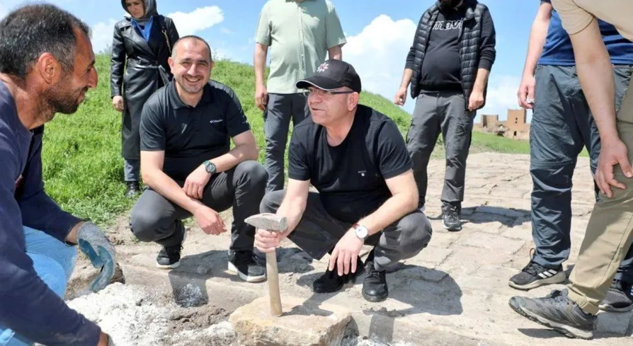 Kars Valisi Polat'tan Ani Ören Yeri'ne Müjde: Tarihi Yürüyüş Yolları Yenileniyor!