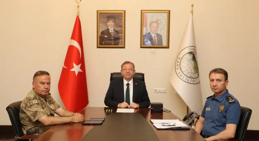 Kars Valisi Polat'tan Kritik Güvenlik Mesajı: Asayiş Toplantısından Son Dakika Bilgiler!
