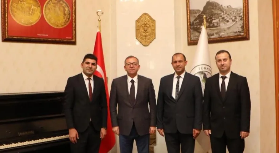 Kars Valisi Polat'tan PTT'ye 185. Yıl Kutlaması!