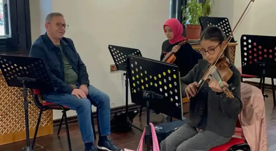 Kars Valisi Ziya Polat, Sanat Evi'nde kursiyerlerle buluştu