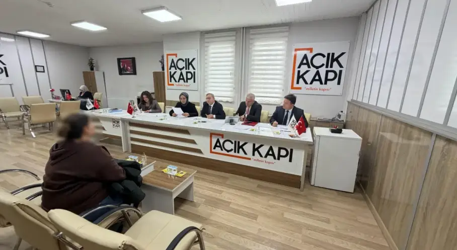 Kars Valisi Ziya Polat, vatandaşların talep ve sorunlarını dinledi