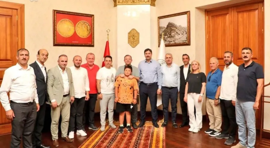 Kars Valisi Ziya Polat'tan Sendika Ziyareti: Kamu Çalışanları İçin İş Birliği Vurgusu!