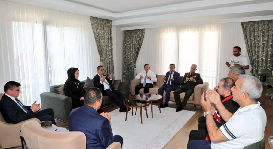 Kars Valisi'nden 15 Temmuz Gazisi'ne Anlamlı Ziyaret!