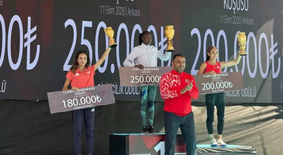 Karslı Bahar Yıldırım yarı maratonda üçüncü oldu