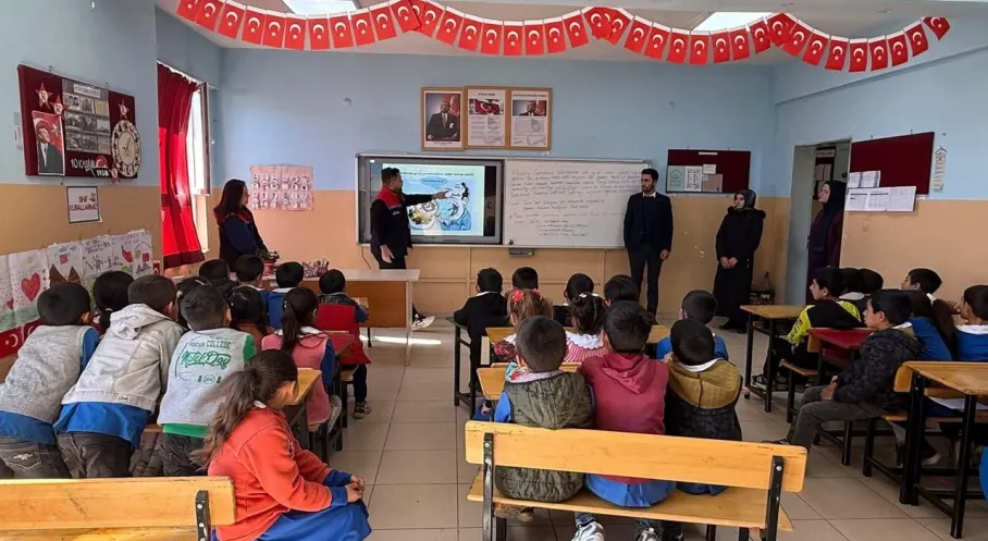 Kars'ta 16 Ekim Dünya Gıda Günü Coşkusu: Öğrencilere Gıda Bilinci Aşısı!