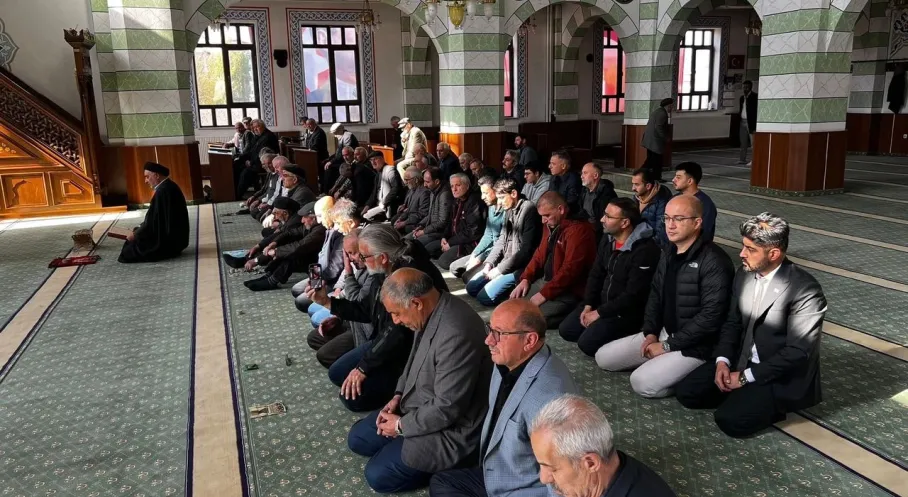 Kars'ta Atatürk Anısına Duygu Dolu Anma: Kur'an Tilaveti ve Dualarla Yad Edildi!