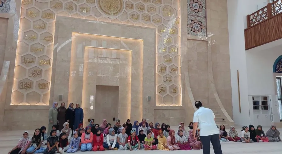 Kars'ta Cami ve Çocuklar Buluştu: Şehirlerin Kalbi Camilerde Atıyor!