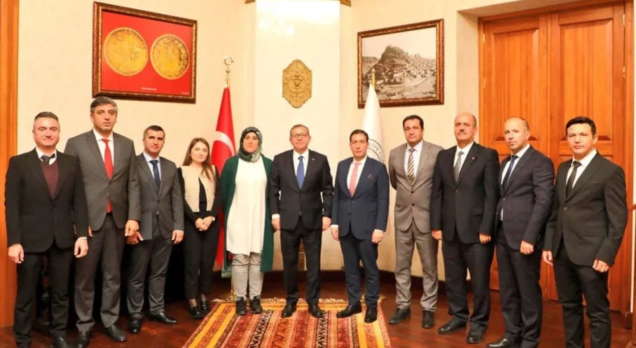 Kars'ta Demiryolu Hamlesi: Vali Polat ve TCDD Bölge Müdürü'nden Kritik Zirve!