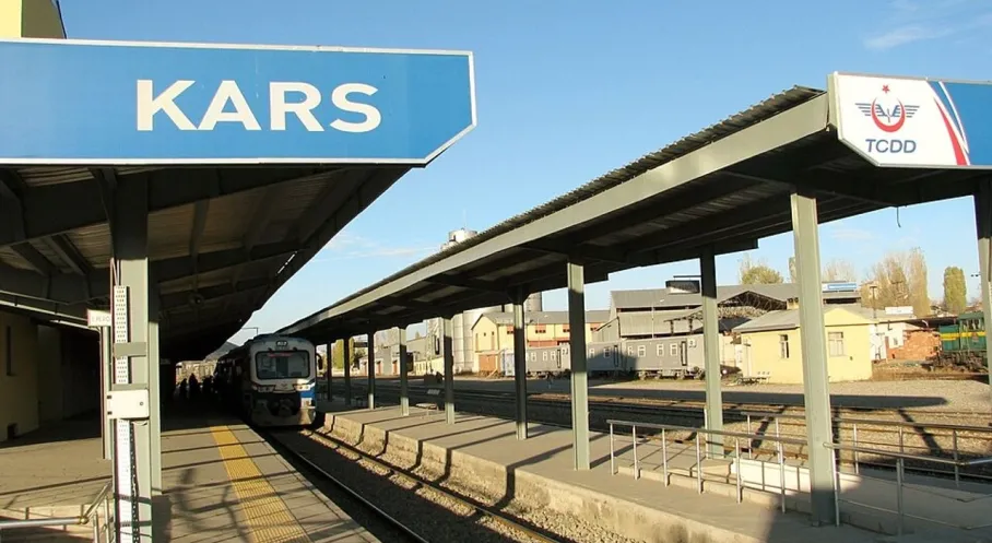 Kars'ta Demiryolu Hattında İlaçlama Tehlikesi! TCDD'den Acil Uyarı