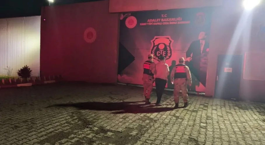 Kars'ta Dolandırıcılık Hükümlüsü Yakalandı! 5 Yıl Hapis Cezası Kesinleşti