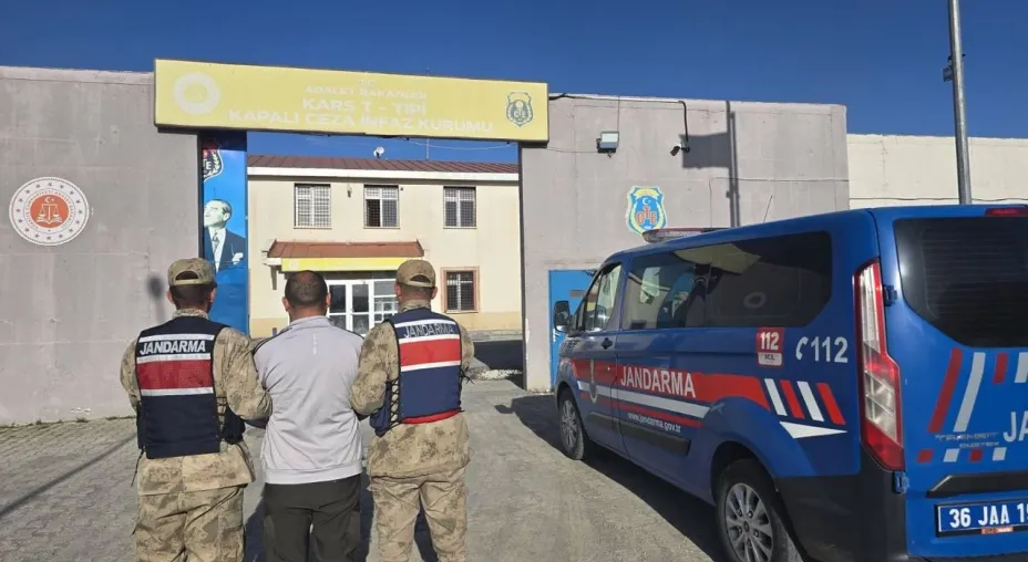 Kars'ta Dolandırıcılık Zanlısı Jandarma Operasyonuyla Yakalandı!