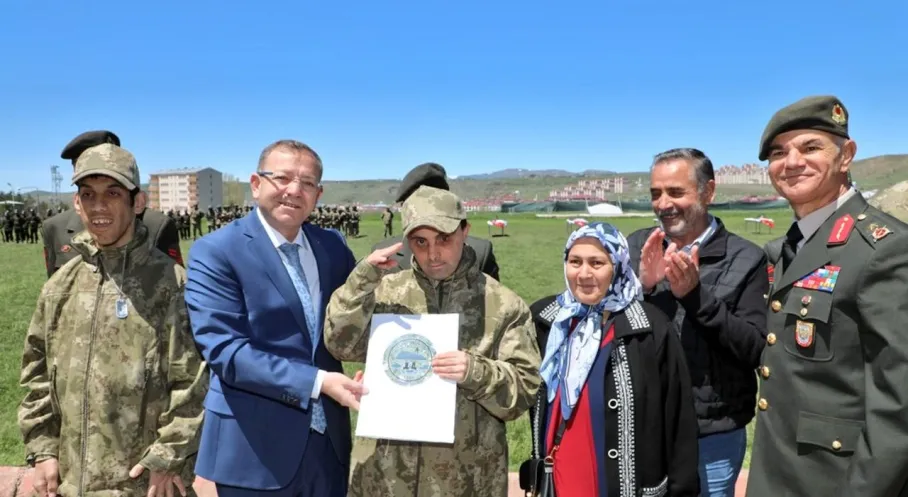 Kars'ta Duygulandıran Anlar: Vali Polat, Özel Bireylerle Yemin Töreninde Bir Araya Geldi!