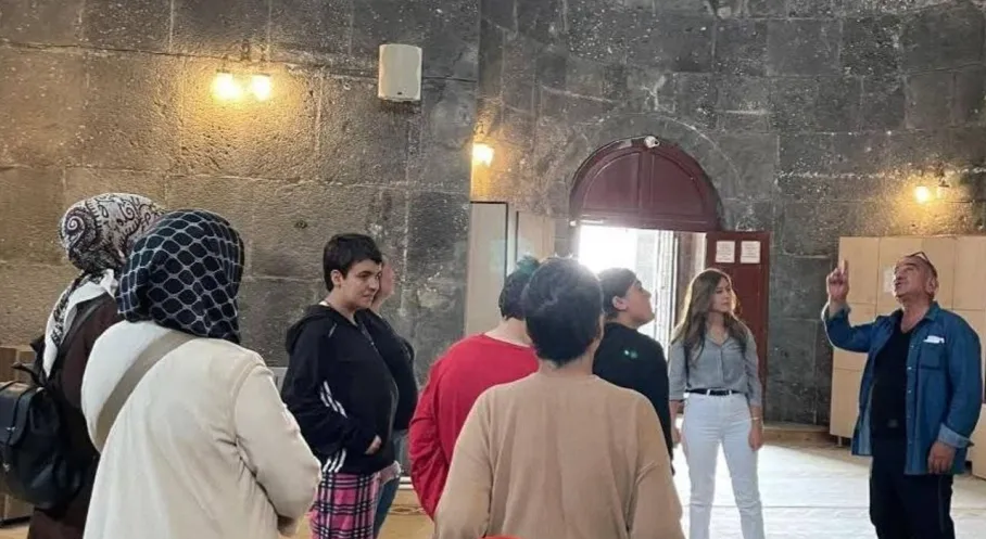 Kars'ta Engelli Bakım Merkezi'nden Anlamlı Mevlid Kandili Etkinliği!