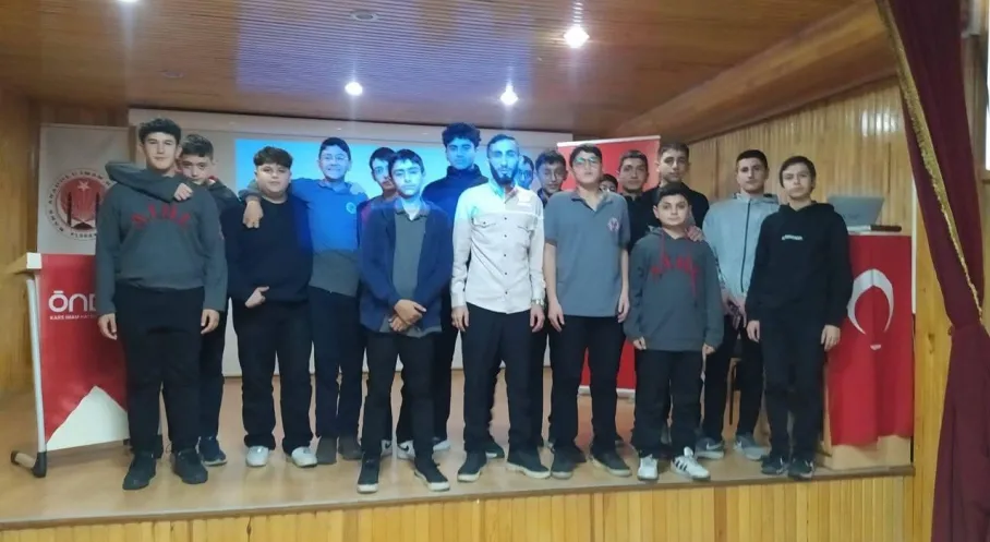 Kars'ta Geleceğe Yatırım: 'Türkiye'nin Önderleri' Projesi Başladı!