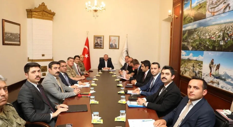 Kars'ta Güvenlik Zirvesi: Vali Polat'tan Önemli Açıklamalar!