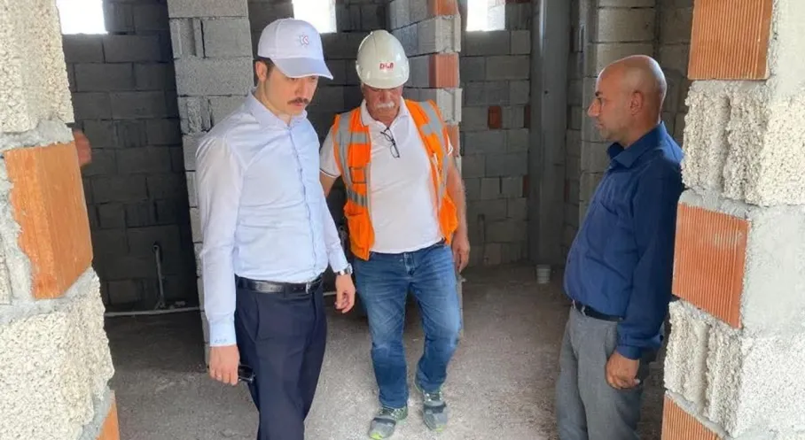 Kars'ta Kaymakam Kahraman'dan Başköy Camii İnşaatına Ziyaret!
