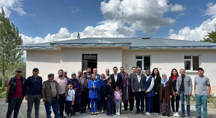 Kars'ta Kaymakam Tutal'dan Şehit Değer'in Kabrine Ziyaret ve Dua