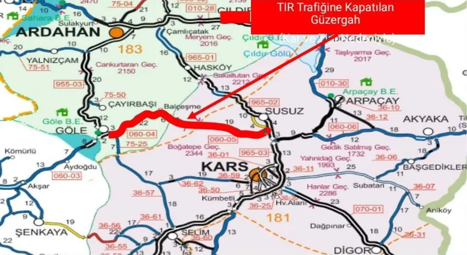 Kars'ta Kış Şartları Etkili Oldu: Susuz-Boğatepe-Göle Yolu TIR Trafiğine Kapatıldı! Sürücüler Dikkat!