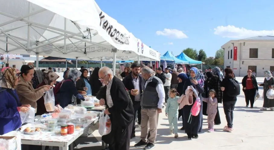 Kars'ta Kur'an Kursları İçin Hayır Çarşısı Kuruldu: Dayanışma Örneği!