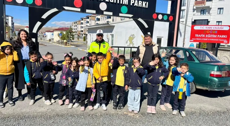 Kars'ta Miniklere Trafik Eğitimi: Güvenli Yarınlar İçin İlk Adım!