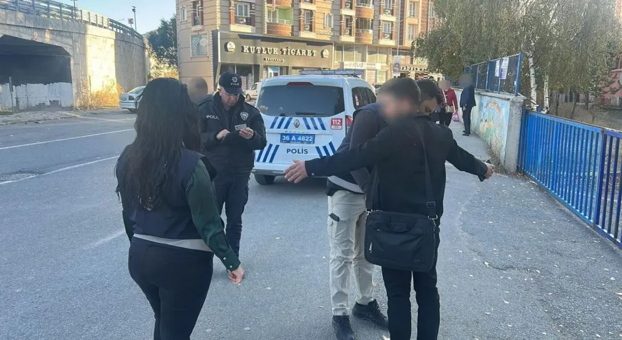 Kars'ta Okul Önlerinde Güvenlik Alarmı! Öğrenciler Artık Daha Güvende