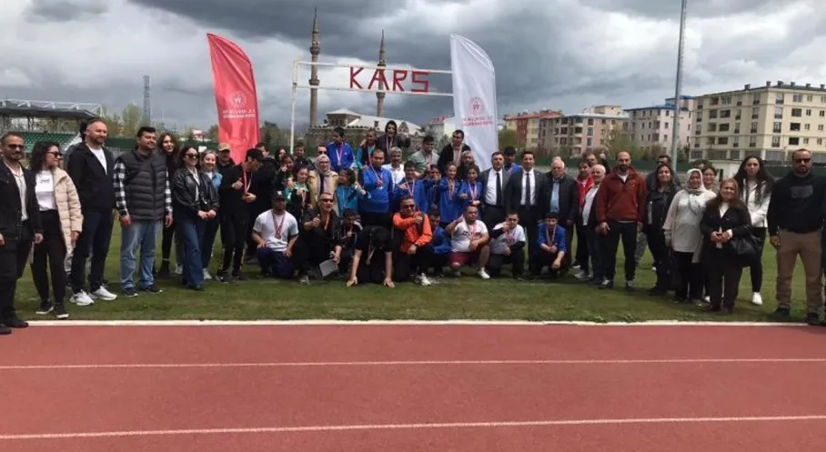Kars'ta Özel Sporcular Atletizm Şöleni Yaşadı! Şampiyonadan Unutulmaz Anlar