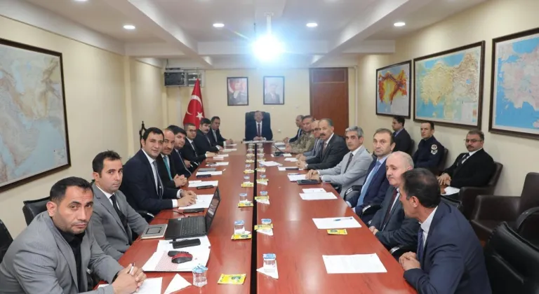 Kars'ta Sahipsiz Hayvanlara Yeni Çözüm Arayışları: Acil Toplantı!