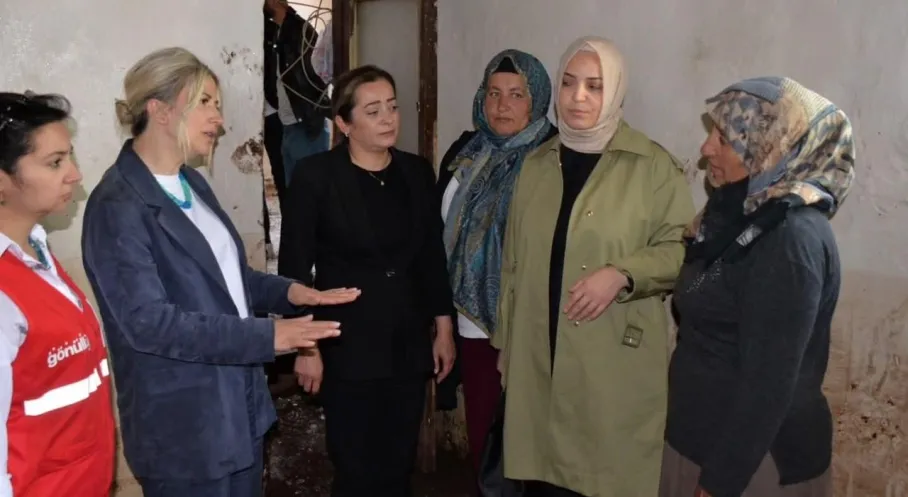 Kars'ta Sel Felaketi: Milletvekili Eşinden Mağdur Kadınlara Moral Ziyareti!