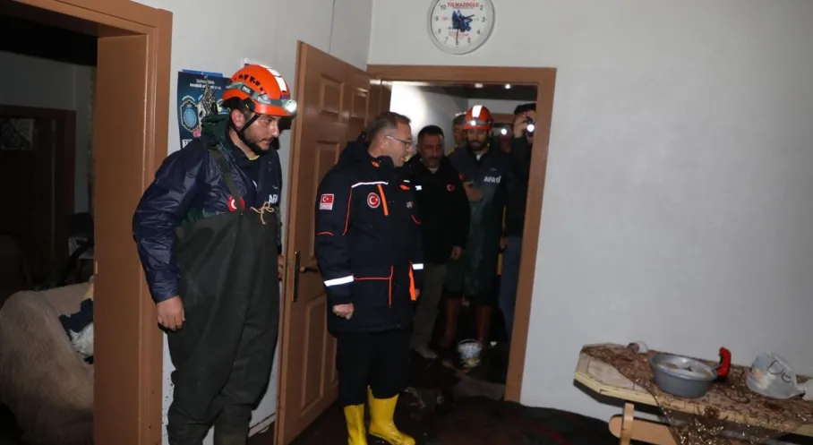 Kars'ta Sel Felaketi! Vali Polat Bölgede İncelemelerde Bulundu