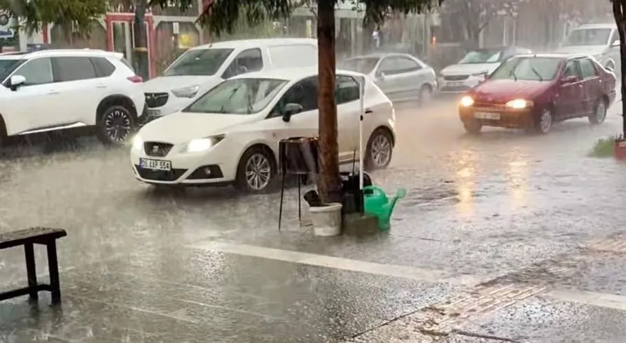 Kars'ta Şiddetli Yağış ve Dolu Felaketi! Tarım Alanları Perişan