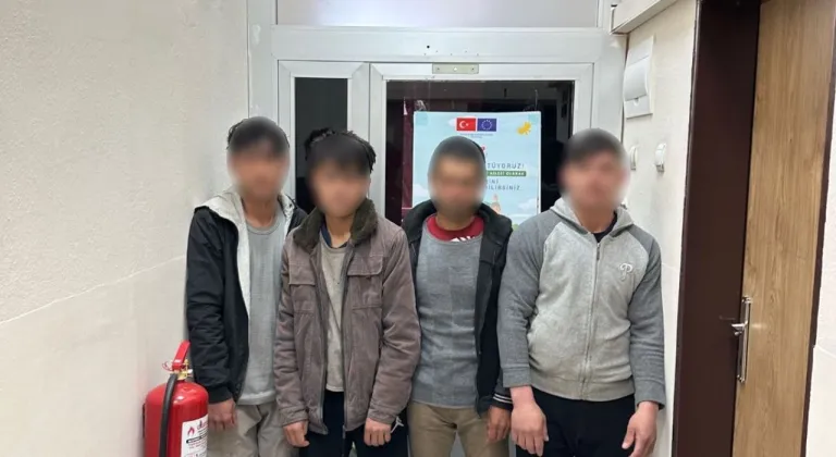 Kars'ta Şok Baskın! Yasa Dışı Göçmen Operasyonu: 29 Kişi Yakalandı!