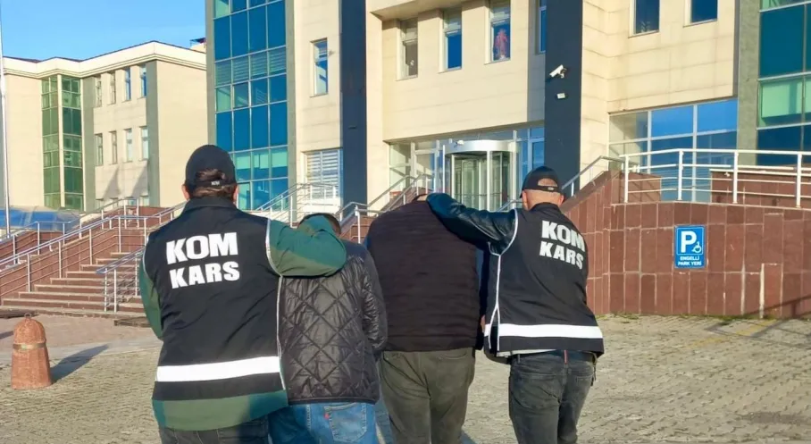 Kars'ta Şok Operasyon! 9 Yıl Hapis Cezalı Abi Kardeş Yakalandı!