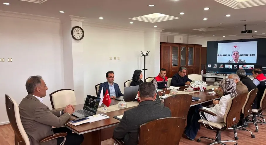 Kars'ta Tarım Atağı: İl Müdürlüğü'nde Verimlilik Zirvesi!