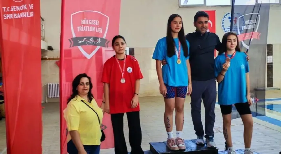 Kars'ta Triatlon Coşkusu: Bölgesel Lig Finali Nefesleri Kesti!