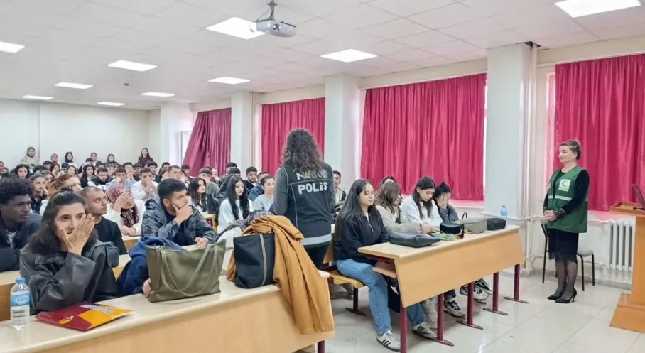 Kars'ta Üniversite Öğrencilerine Kumar ve Tütün Bağımlılığı Eğitimi: Gençler Bilinçleniyor!