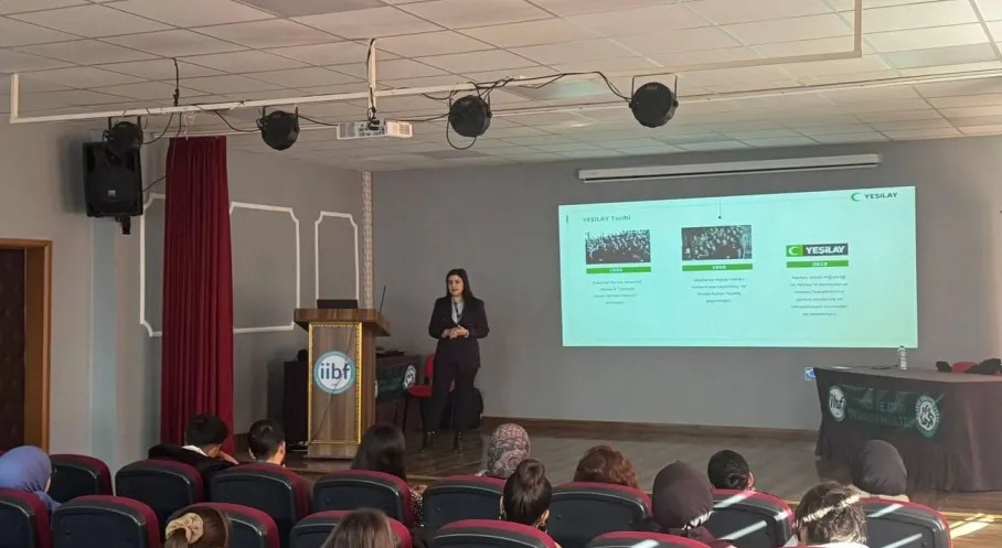 Kars'ta Yeşilay'dan Sosyal Hizmet Uzmanlarına Bağımlılıkla Mücadele Eğitimi!