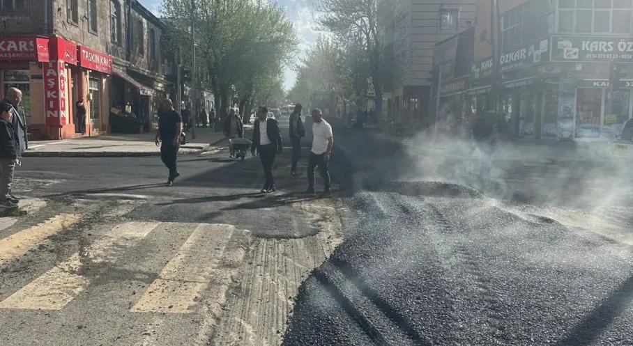 Kars'ta Yol Seferberliği Başladı! Belediye'den Kapsamlı Onarım Çalışması