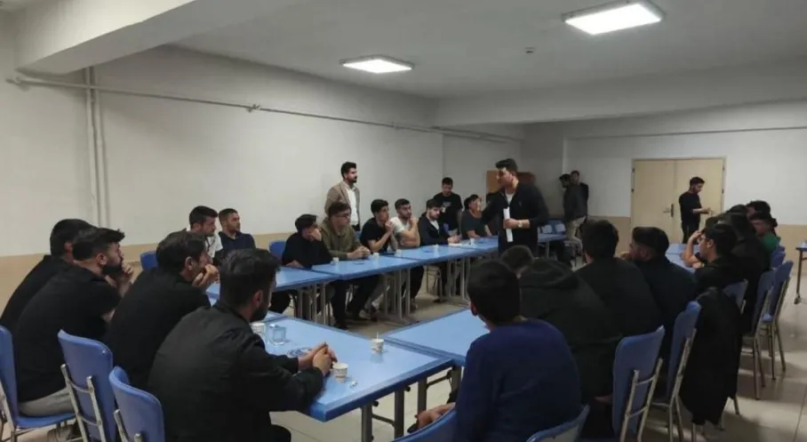 Kars'ta Yurt Öğrencilerine Kumar Bağımlılığı Eğitimi: Sağlıklı Yaşam Semineri Düzenlendi!