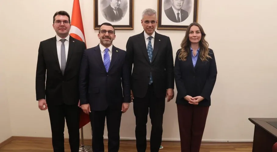 Kars'tan Bakan Memişoğlu'na Ziyaret: Sağlıkta Yeni Yatırımlar Yolda!