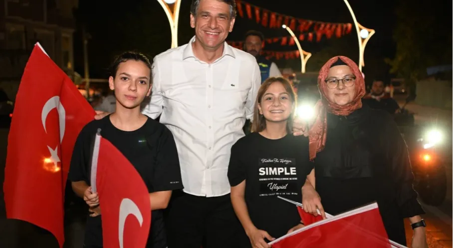 Kartepe'de 30 Ağustos Zafer Bayramı Coşkusu: Halk Sokaklara Döküldü!
