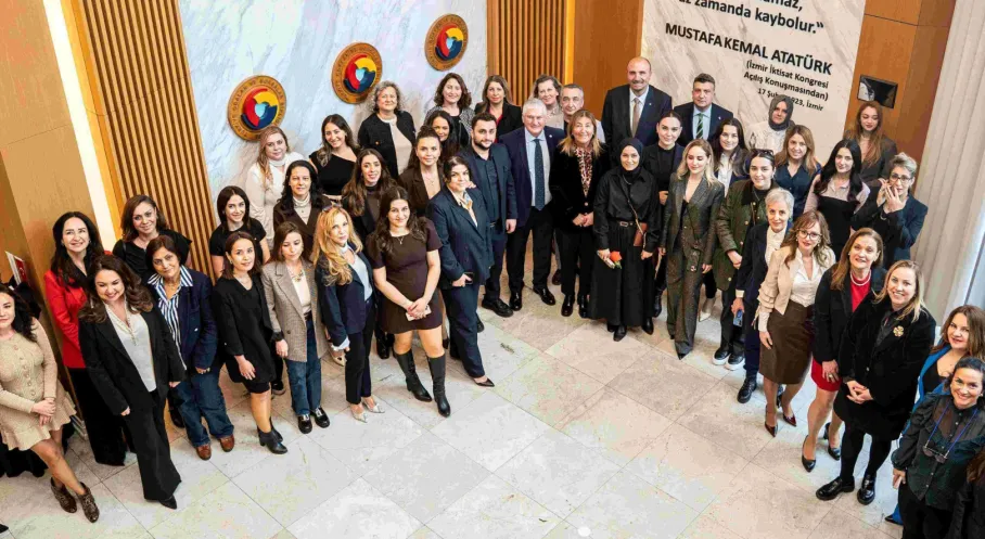 KASIDER'den Tarihi Buluşma: 100 Kadın Sigorta Profesyoneli Sektöre Yön Verdi!